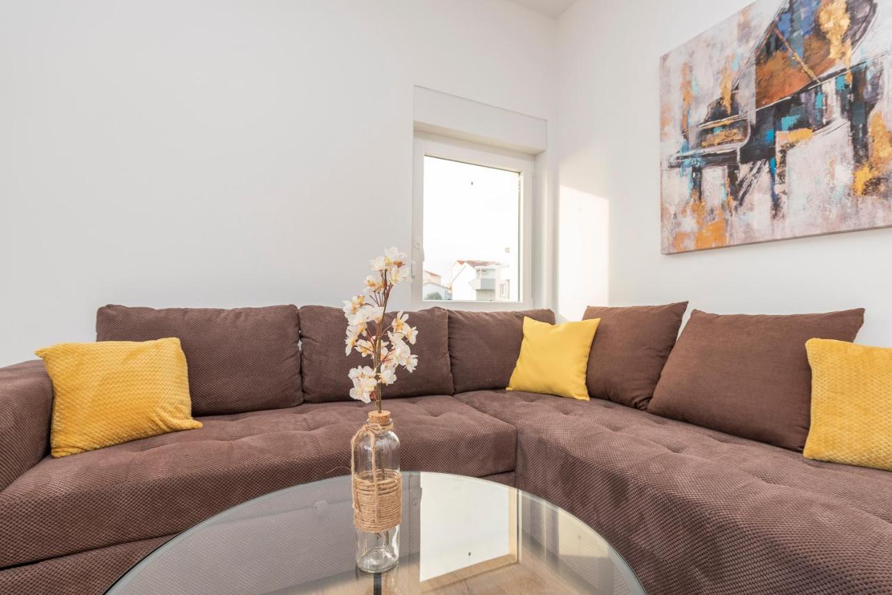 Villa Eni Apartments 1 만드레 외부 사진