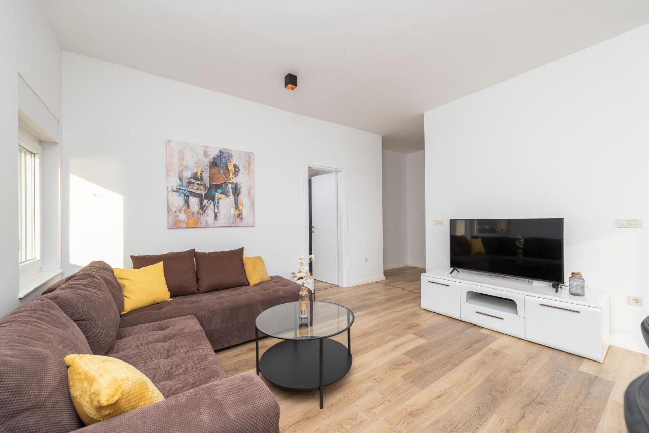 Villa Eni Apartments 1 만드레 외부 사진