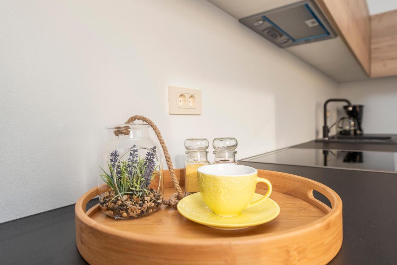 Villa Eni Apartments 1 만드레 외부 사진