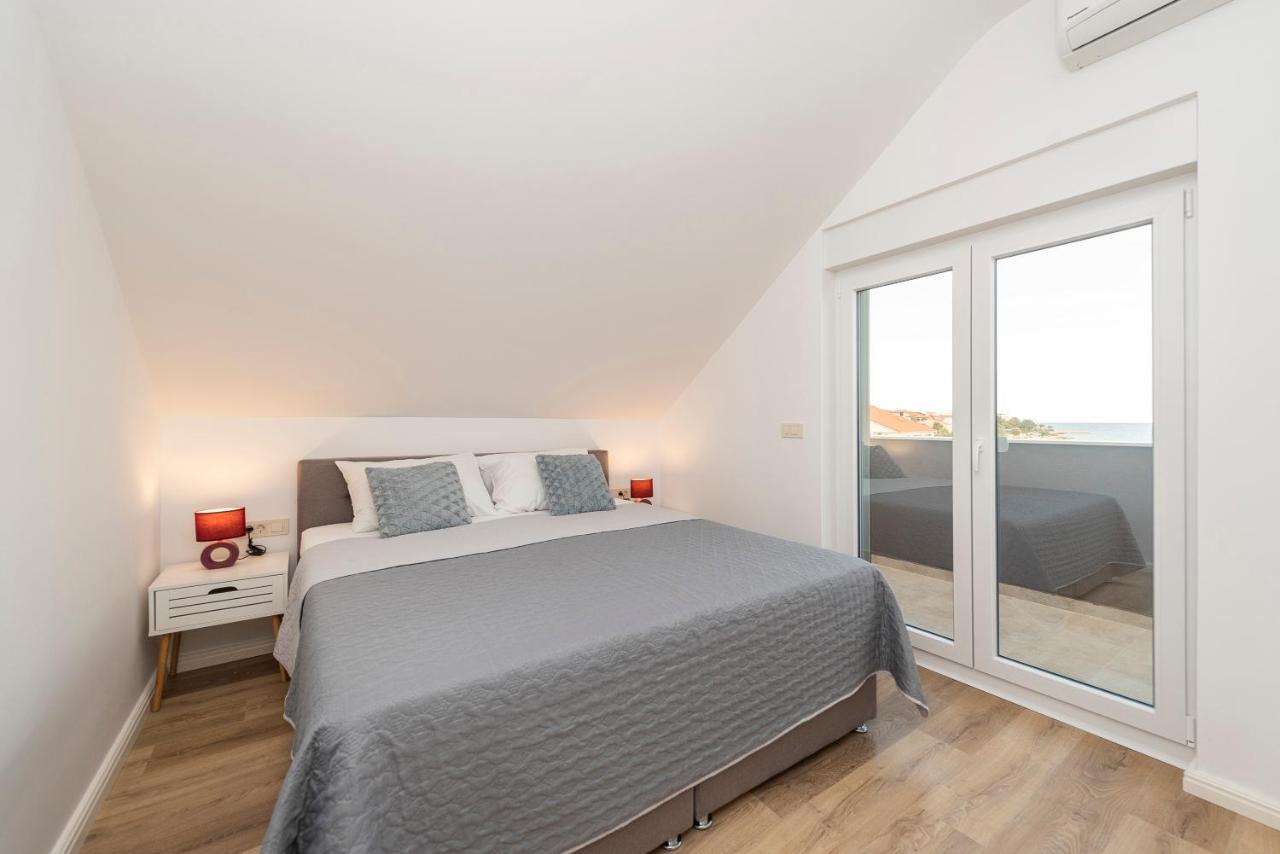 Villa Eni Apartments 1 만드레 외부 사진