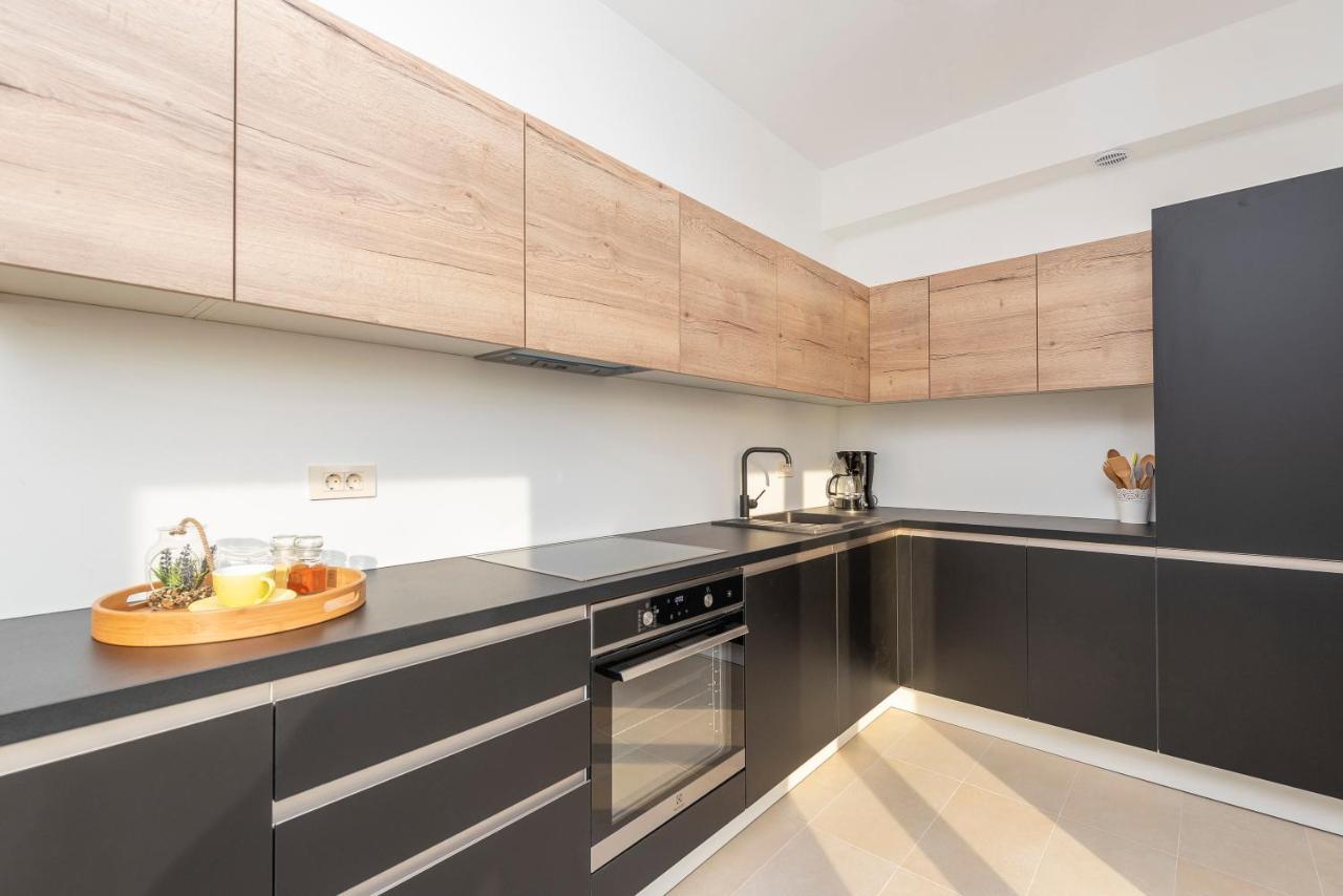 Villa Eni Apartments 1 만드레 외부 사진